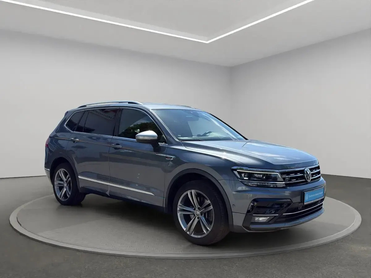 Gebraucht VW Tiguan Allspace Highline 190 PS (139 kW) 2019 Platinum grey metallic SUV