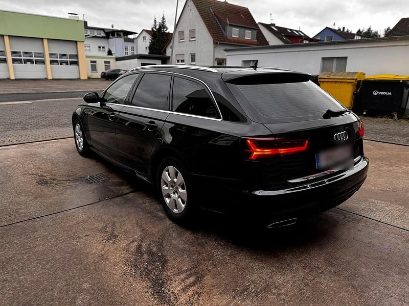 Gebraucht Audi A6 Ambiente 190 PS (139 kW) 2014 Schwarz Kombi