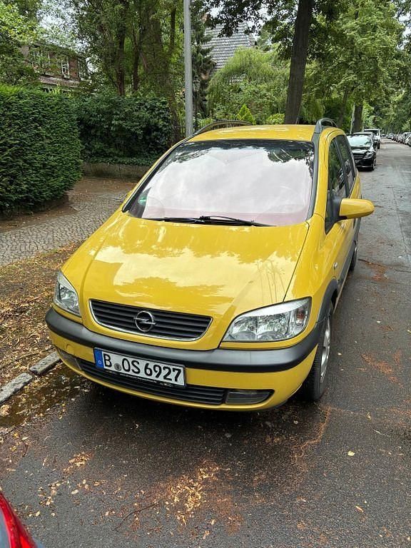 Gelb Gebraucht 2001 Opel Zafira Van / Kleinbus | 2.100 € (Fairer Preis) - Bild 1/3