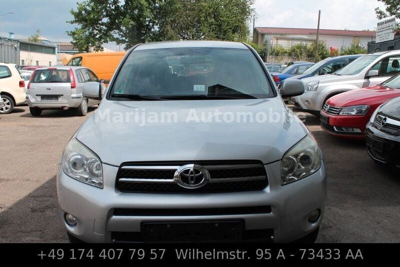 Silber Gebraucht 2008 Toyota RAV4 Team SUV | 6.999 € (Fairer Preis) - Bild 1/4