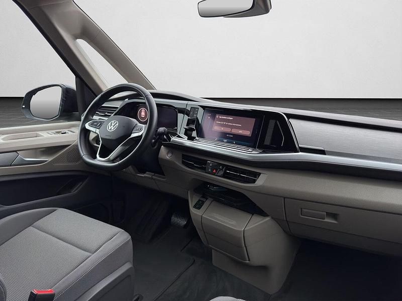 Gebraucht VW Multivan Life 150 PS (110 kW) 2025 Pure grey Van