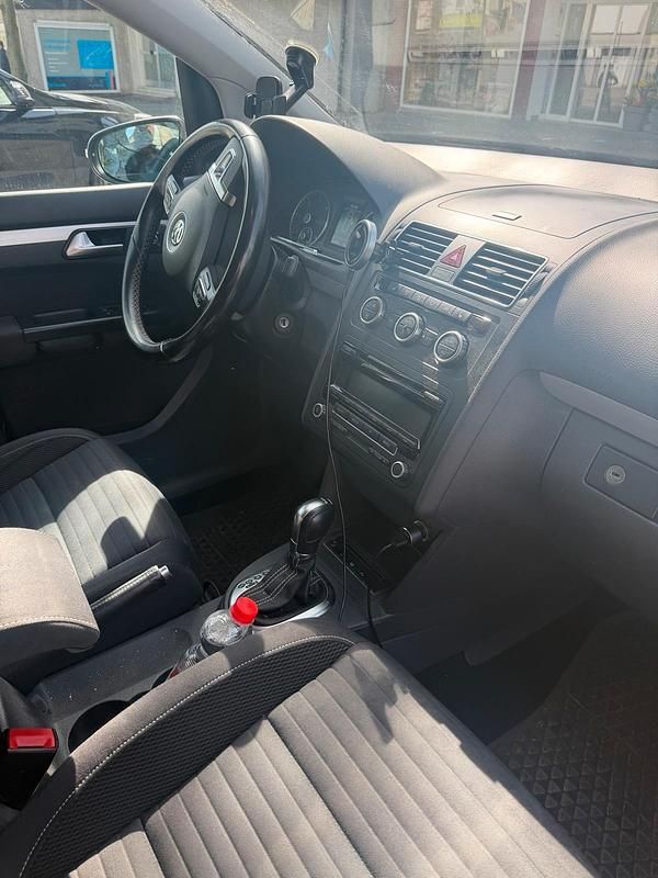 Gebraucht VW Touran Cup 105 PS (77 kW) 2014 Grau Van / Kleinbus