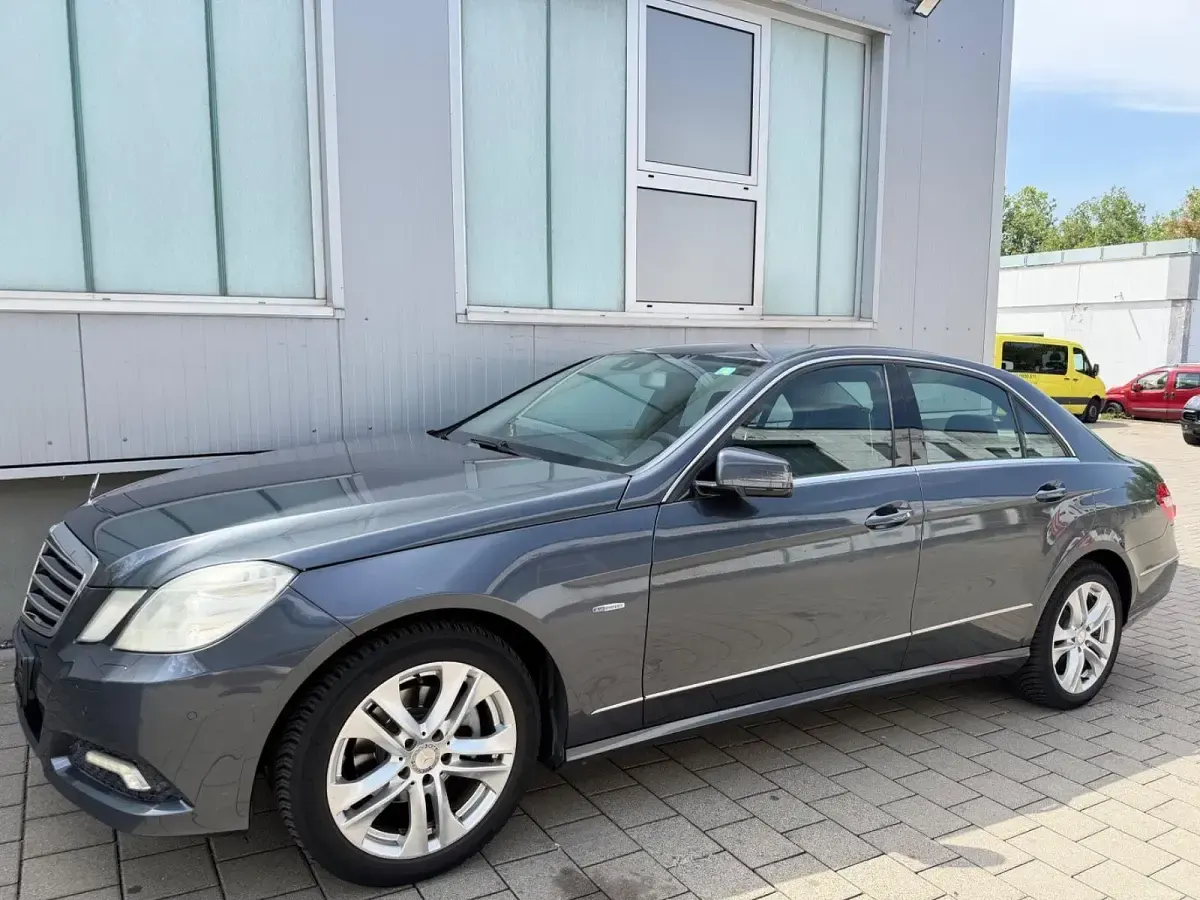 Gebraucht Mercedes E200 184 PS (135 kW) 2009 Grau Limousine