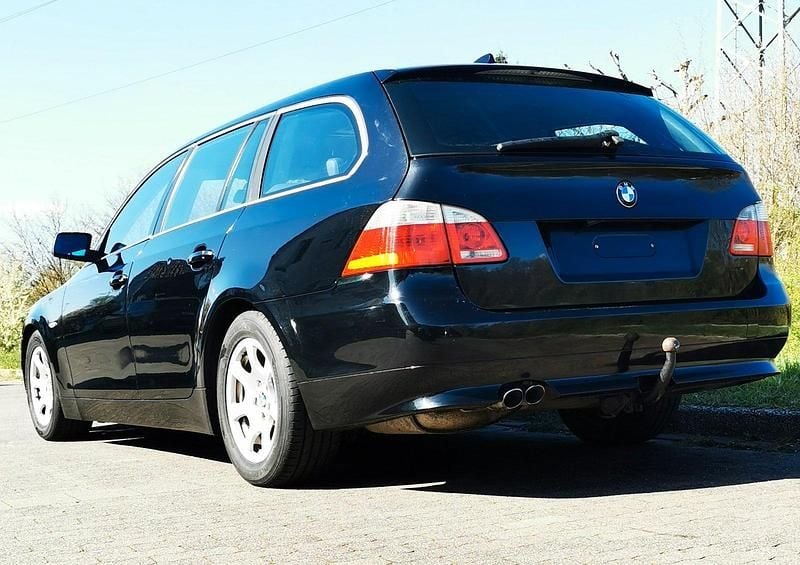 Gebraucht BMW 525 177 PS (130 kW) 2005 Schwarz Kombi