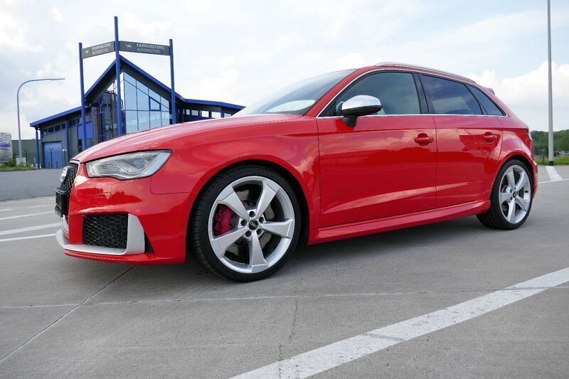 Gebraucht Audi RS3 Sport 367 PS (269 kW) 2015 Rot Limousine
