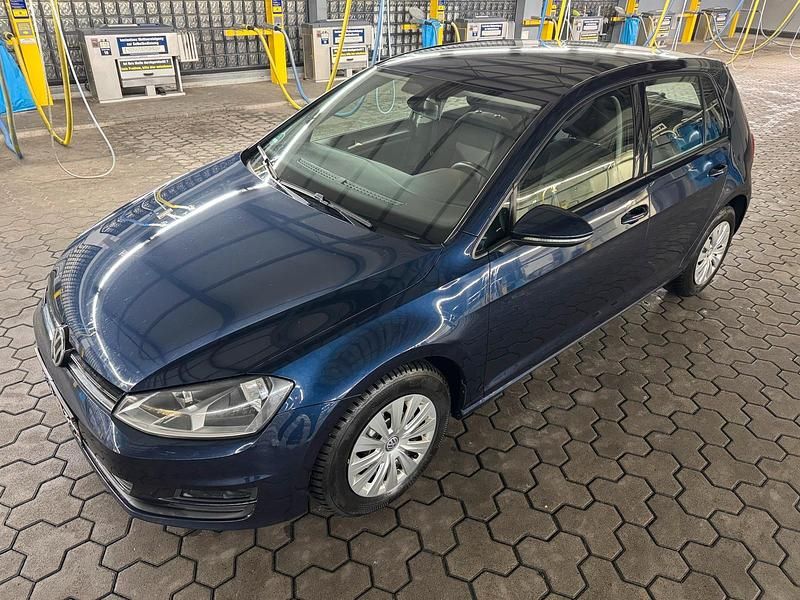 Gebraucht VW Golf VII 105 PS (77 kW) 2015 Blau Limousine