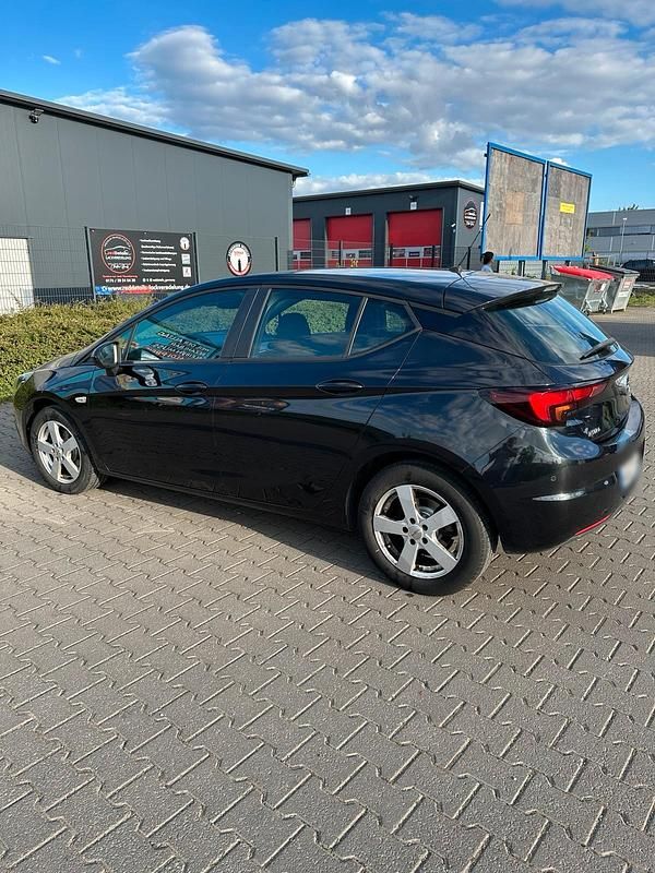 Gebraucht Opel Astra 2016 Schwarz Kleinwagen
