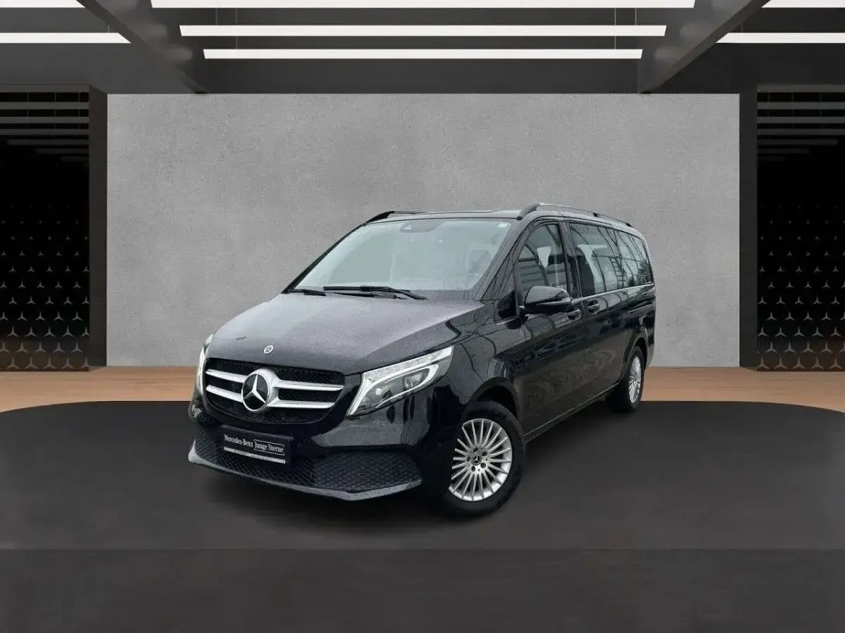 Gebraucht Mercedes V300 237 PS (174 kW) 2022 Obsidianschwarz Van / Kleinbus
