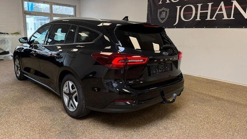 Gebraucht Ford Focus Titanium 120 PS (88 kW) 2023 Schwarz Limousine
