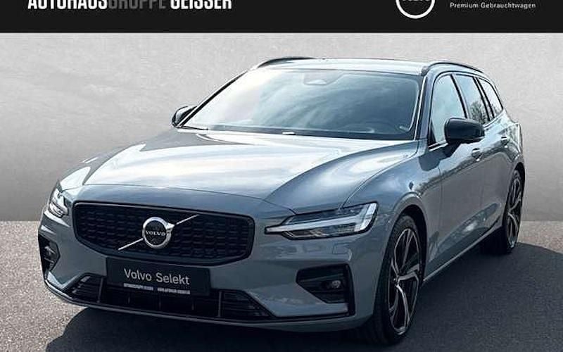 Gebraucht Volvo V60 Plus 197 PS (144 kW) 2025 Grau Kombi