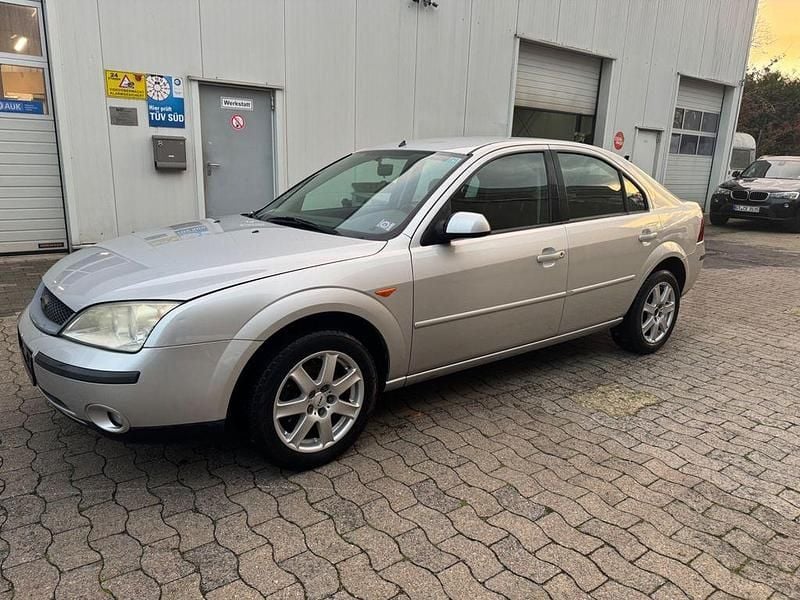 Silber Gebraucht 2002 Ford Mondeo Ghia Limousine | 999 € (Guter Preis) - Bild 1/4