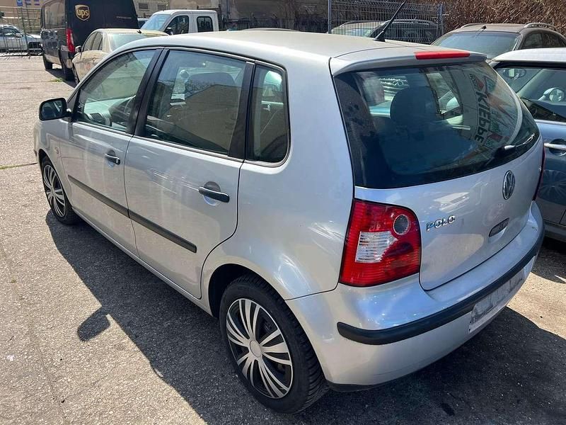 Gebraucht VW Polo Comfortline 64 PS (47 kW) 2002 Silber Kleinwagen