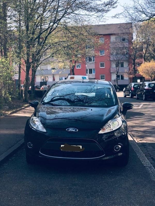 Gebraucht Ford Fiesta Titanium 97 PS (71 kW) 2009 Schwarz Kleinwagen