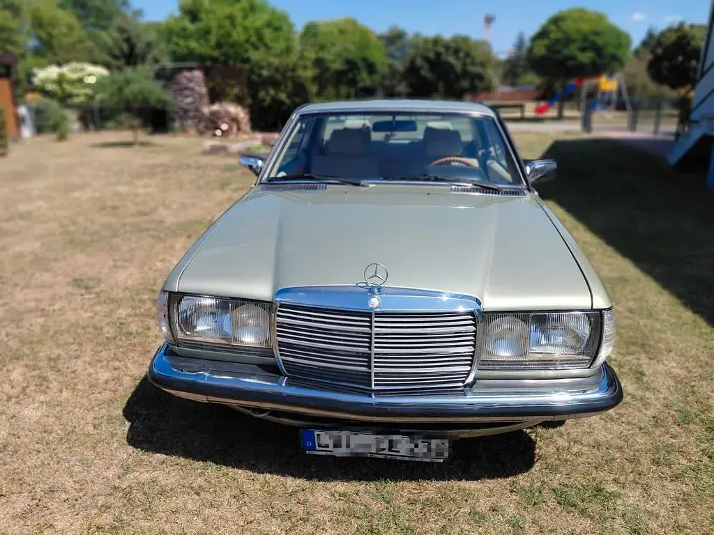 Gebraucht Mercedes 230 136 PS (100 kW) 1983 Grün Coupé
