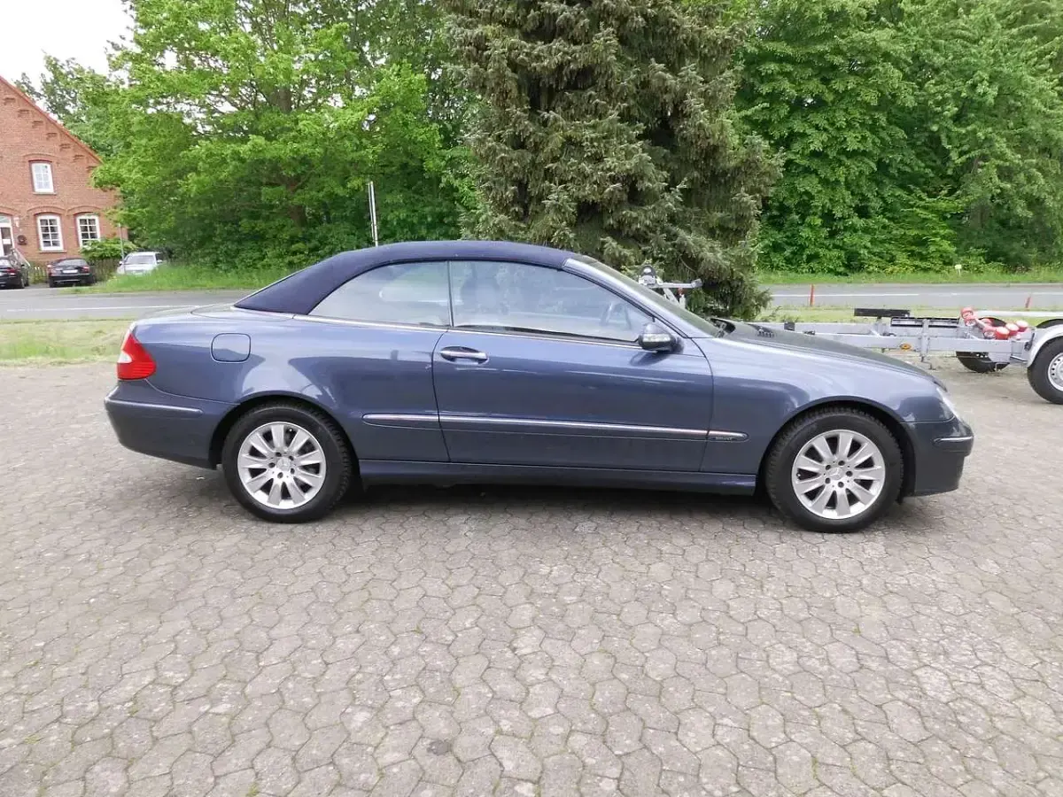 Gebraucht Mercedes CLK280 231 PS (169 kW) 2006 Blau Cabrio
