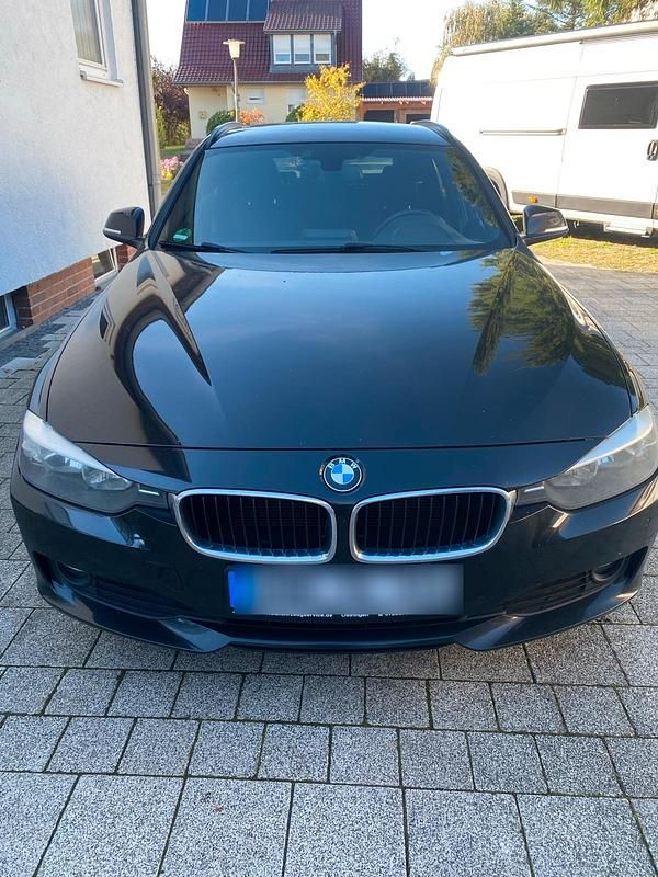 Schwarz Gebraucht 2015 BMW 316 Kombi | 6.599 € (Fairer Preis) - Bild 1/4