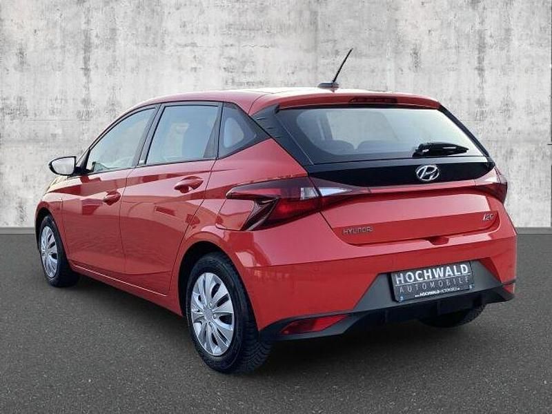 Gebraucht Hyundai i20 101 PS (74 kW) 2021 Rot Kleinwagen
