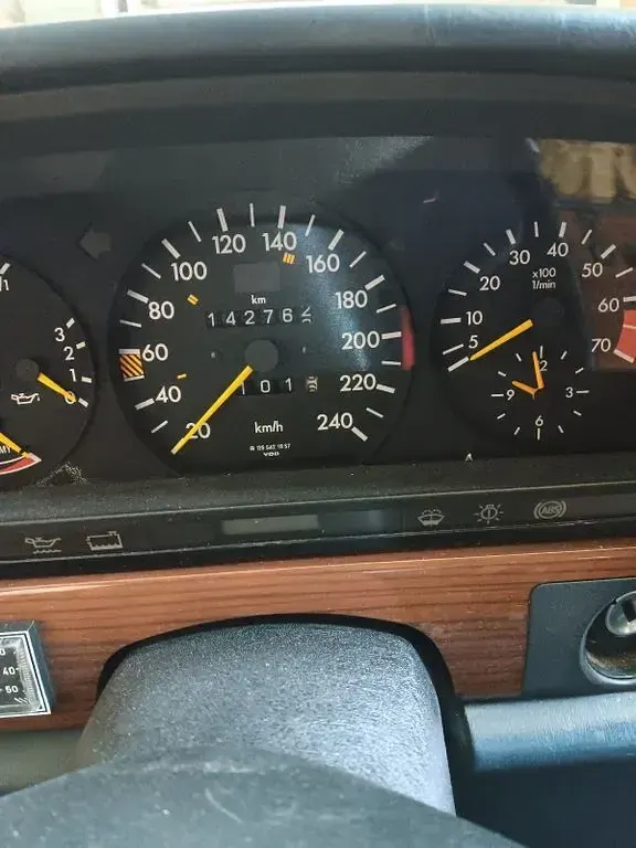 Gebraucht Mercedes 300 SE 180 PS (132 kW) 1986 Silber Limousine