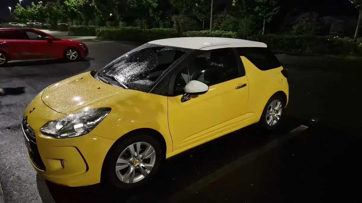 Gebraucht Citroën DS3 95 PS (69 kW) 2010 Gelb Kleinwagen
