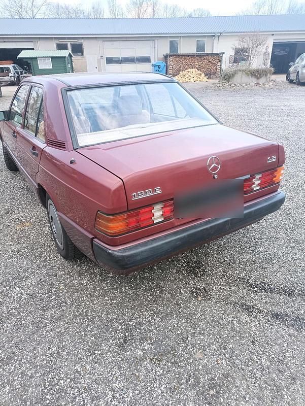 Gebraucht Mercedes 190 109 PS (80 kW) 1991 Rot Limousine