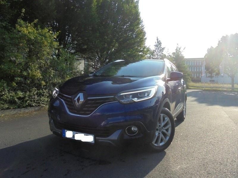 Blau Gebraucht 2015 Renault Kadjar Life SUV | 11.500 € (Fairer Preis) - Bild 1/4