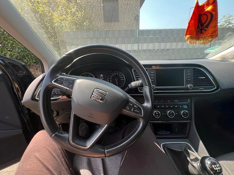 Schwarz Gebraucht 2016 Seat Leon Limousine | 8.000 € (Superpreis) - Bild 1/4