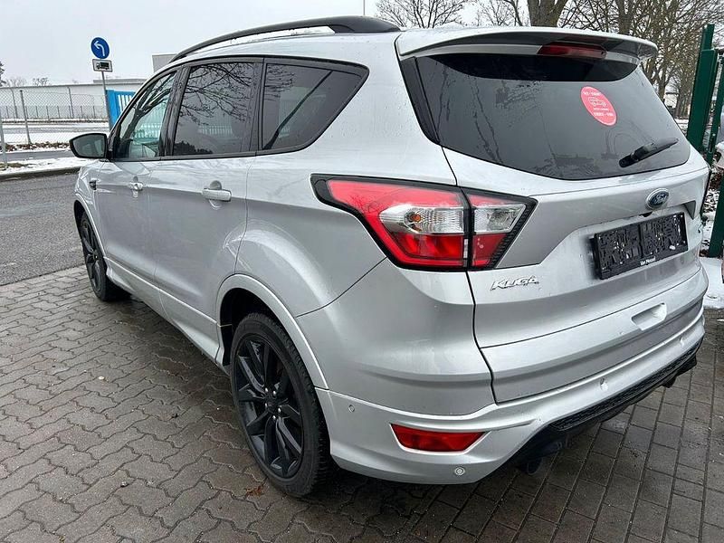 Gebraucht Ford Kuga ST-Line 150 PS (110 kW) 2018 Silber SUV