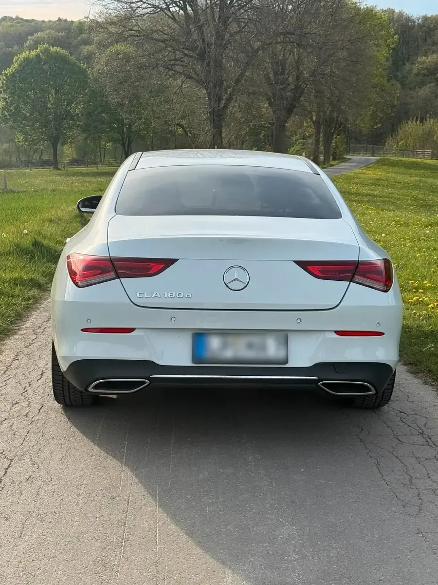 Gebraucht Mercedes CLA180 116 PS (85 kW) 2020 Weiß Limousine