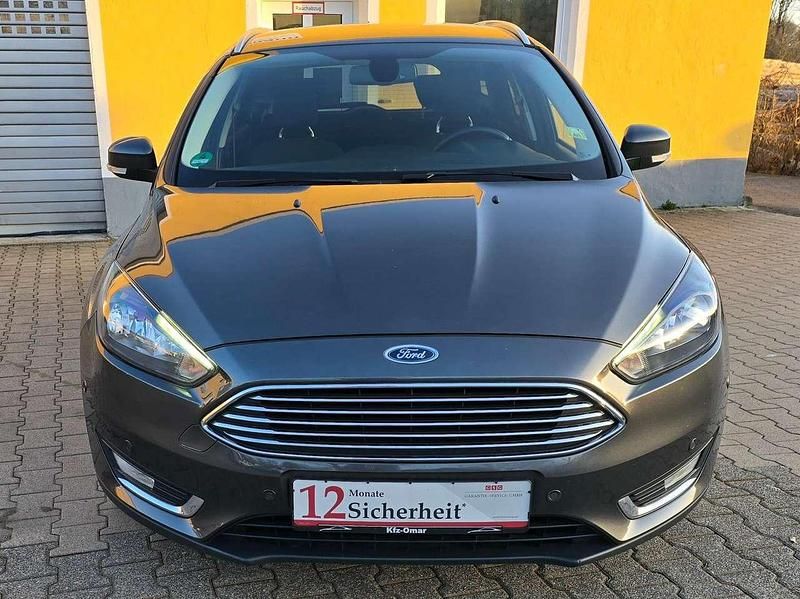 Gebraucht Ford Focus Titanium 125 PS (91 kW) 2018 Grau Kombi