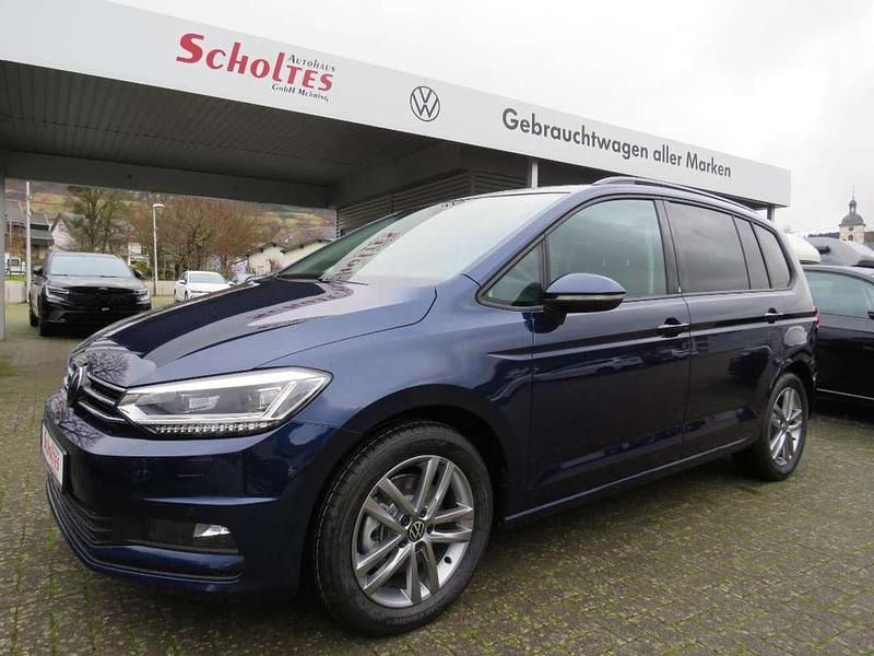 Neu VW Touran Comfortline 150 PS (110 kW) 2025 Atlantik blue metallic Van / Kleinbus