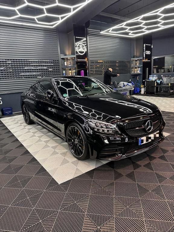 Schwarz Gebraucht 2021 Mercedes C300 Coupé | 33.400 € (Guter Preis) - Bild 1/4