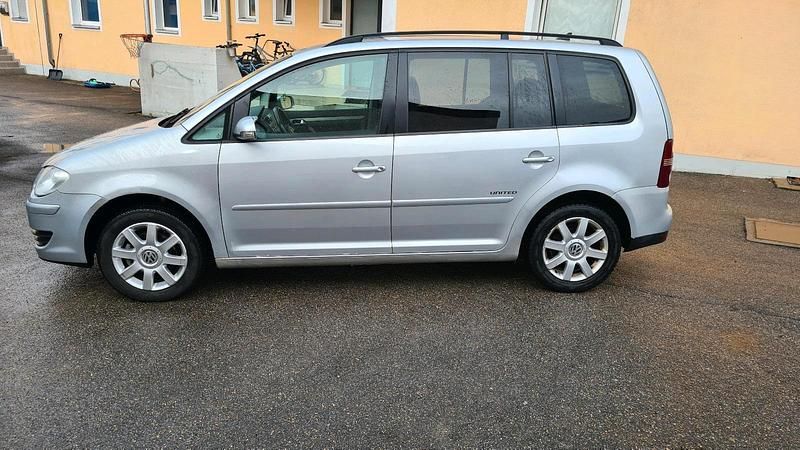 Gebraucht VW Touran 105 PS (77 kW) 2008 Silber Van / Kleinbus
