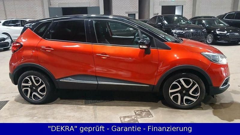 Używany Renault Captur XMOD 90 KM (66 kW) 2016 Czerwony SUV