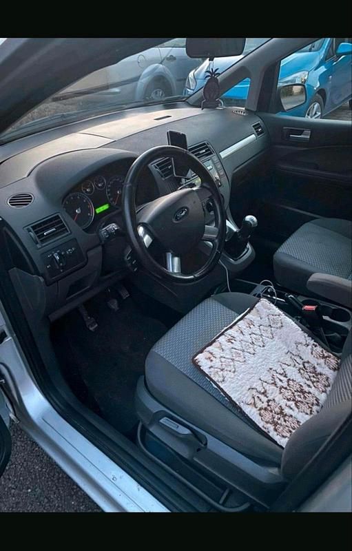 Weiß Gebraucht 2005 Ford Focus Kleinwagen | 1.500 € (Fairer Preis) - Bild 1/4