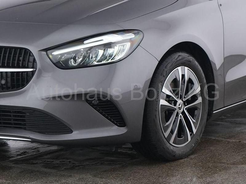 Gebraucht Mercedes B200 Progressive 163 PS (119 kW) 2024 Grau Van / Kleinbus