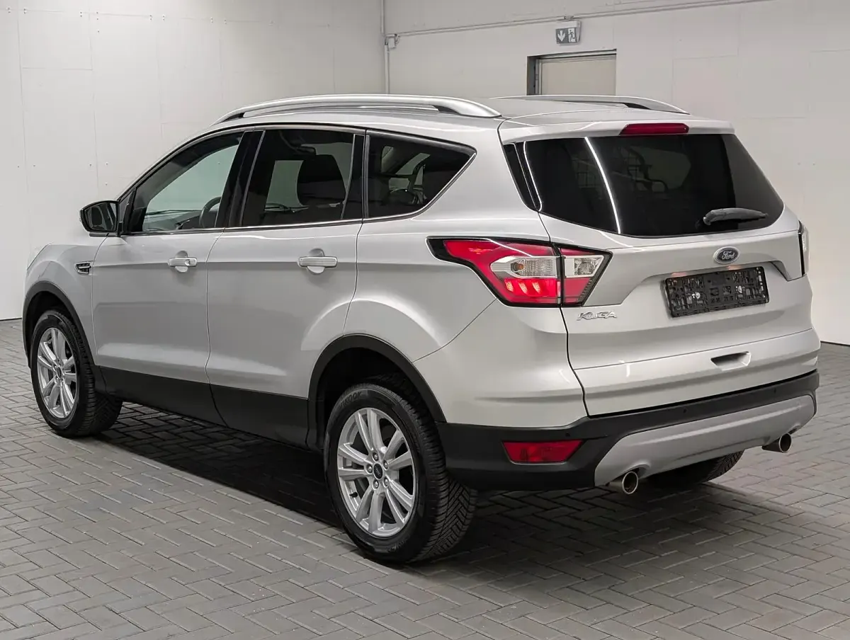 Second-hand Ford Kuga 150 CP (110 kW) 2019 Argintiu SUV