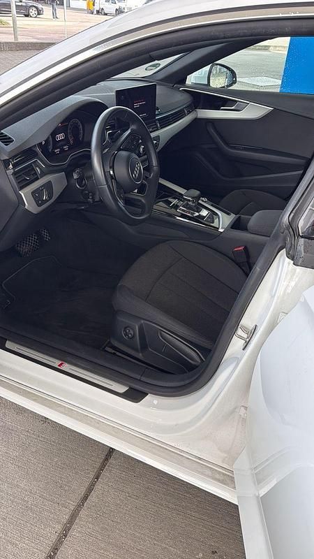 Second-hand Audi A5 S-Line 204 CP (150 kW) 2022 Alb Coupe