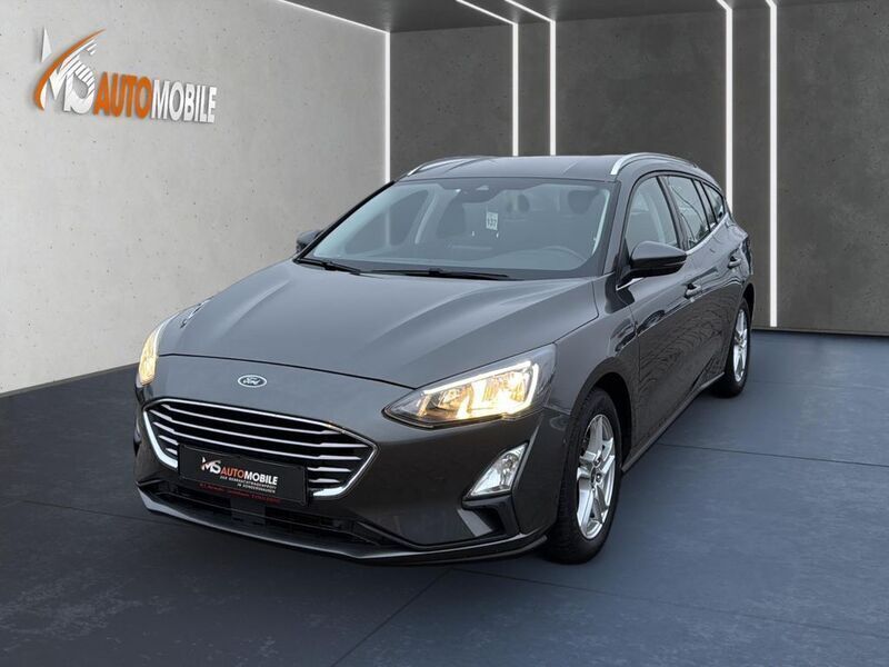 Grau Gebraucht 2019 Ford Focus Cool & Connect Limousine | 13.900 € (Etwas zu teuer) - Bild 1/4