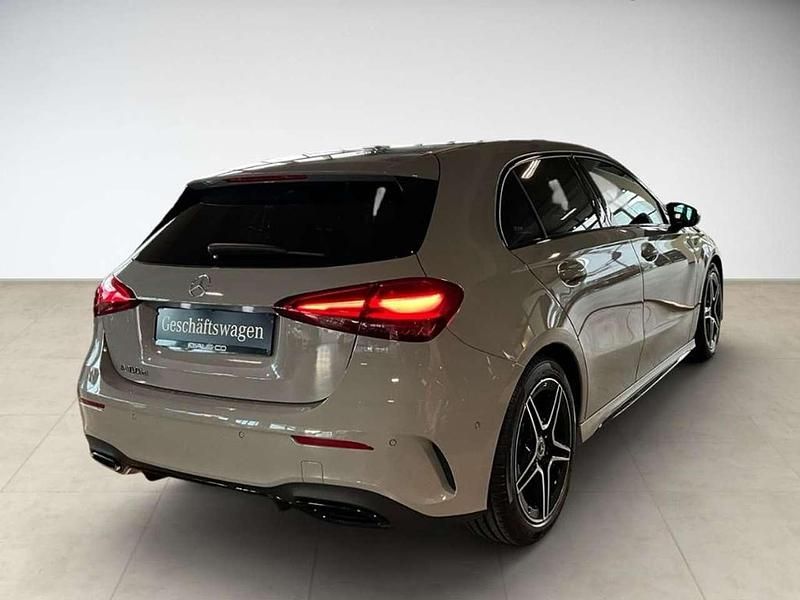 Gebraucht Mercedes A180 AMG 116 PS (85 kW) 2025 Metalliclack kosmosschwarz Limousine