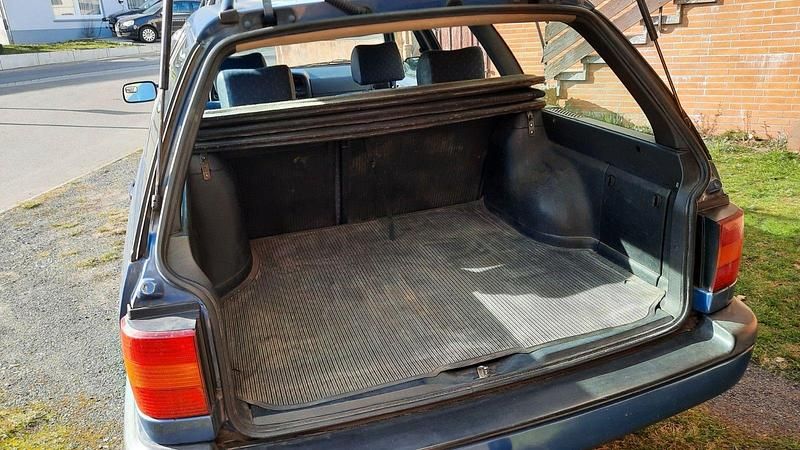 Gebraucht VW Passat 75 PS (55 kW) 1993 Blau Kombi