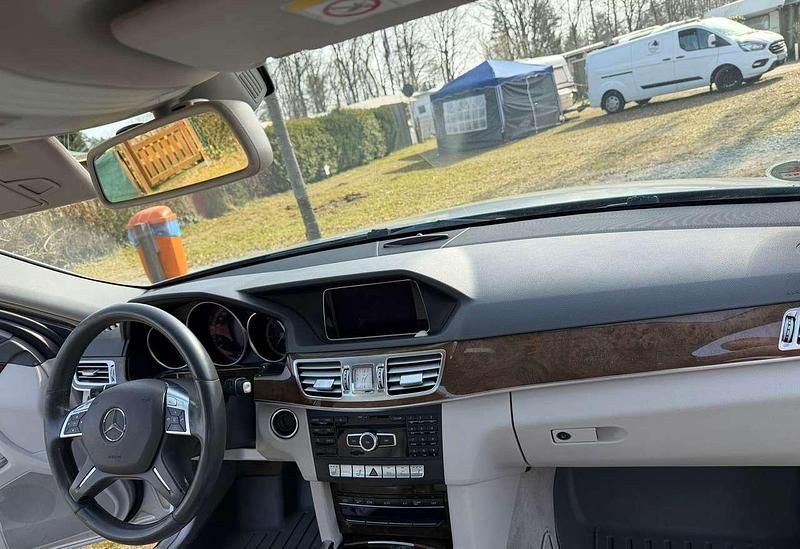 Gebraucht Mercedes E200 136 PS (100 kW) 2013 Silber Limousine