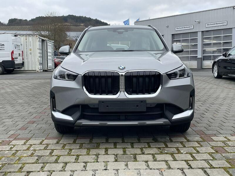 Neu BMW X1 156 PS (114 kW) 2026 Silber SUV