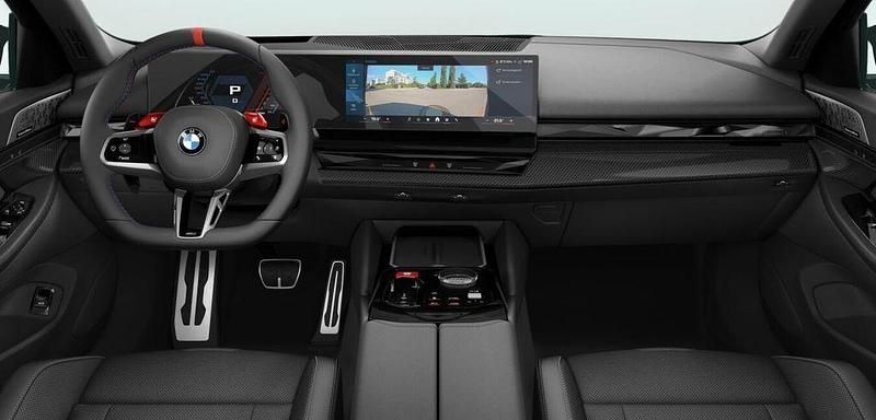 Nouvelle BMW M5 Performance 727 ch (534 kW) 2026 Gris Break
