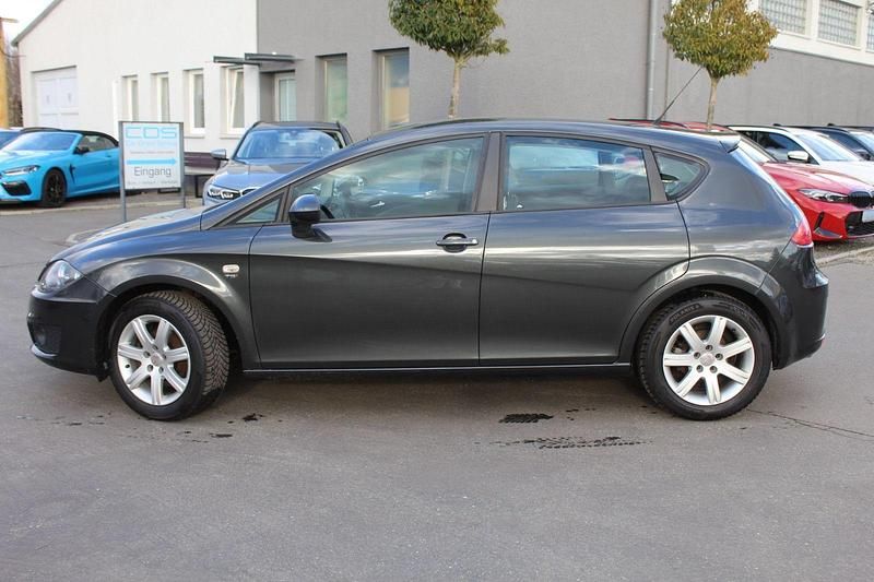 Usata Seat Leon Reference 125 CV (91 kW) 2011 Grigio Utilitaria
