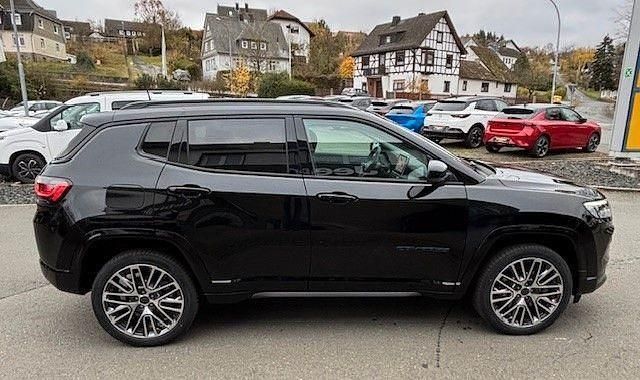 Gebraucht Jeep Compass Summit 241 PS (177 kW) 2024 Schwarz SUV