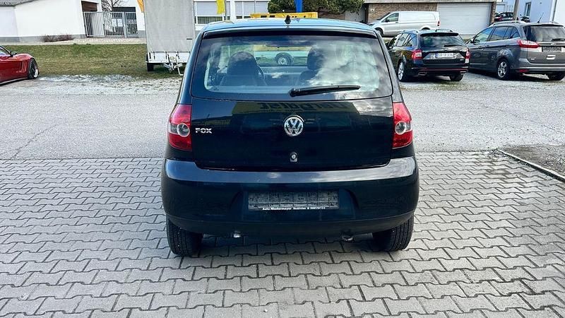 Gebraucht VW Fox 54 PS (39 kW) 2008 Schwarz Kleinwagen