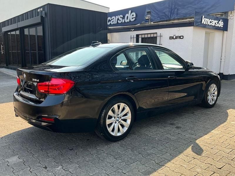 Gebraucht BMW 316 116 PS (85 kW) 2016 Schwarz Limousine