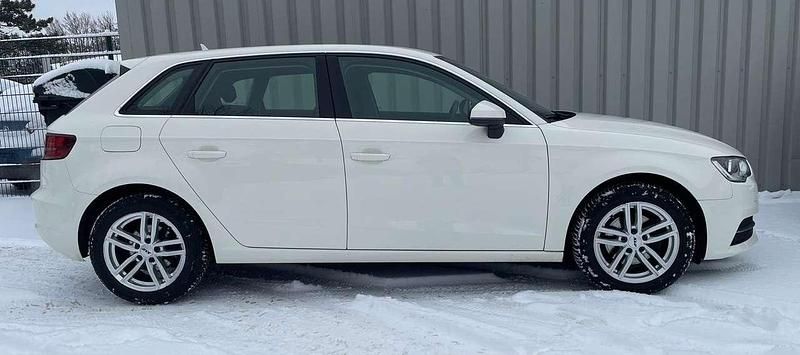 Gebraucht Audi A3 Ambiente 150 PS (110 kW) 2014 Amalfiweiss Kleinwagen