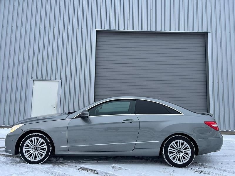 Gebraucht Mercedes E250 204 PS (150 kW) 2010 Silber Coupé