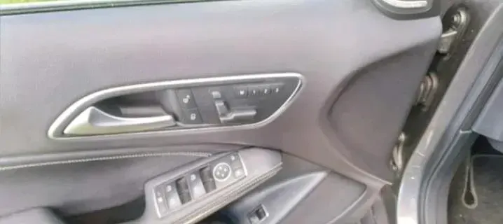 Gebraucht Mercedes GLA200 156 PS (114 kW) 2015 Silber SUV